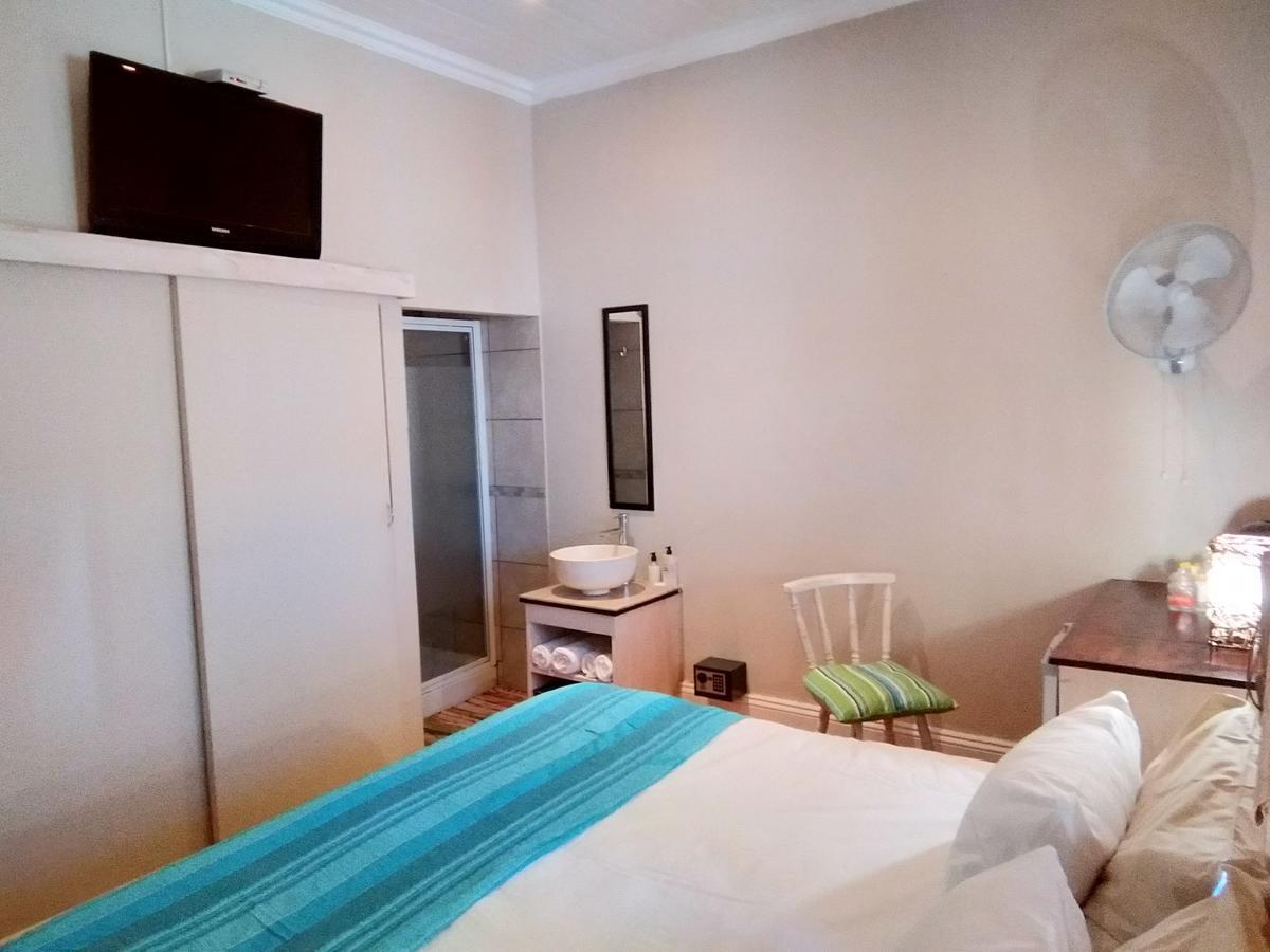 Guesthouse On Irvine Порт Елизабет Екстериор снимка