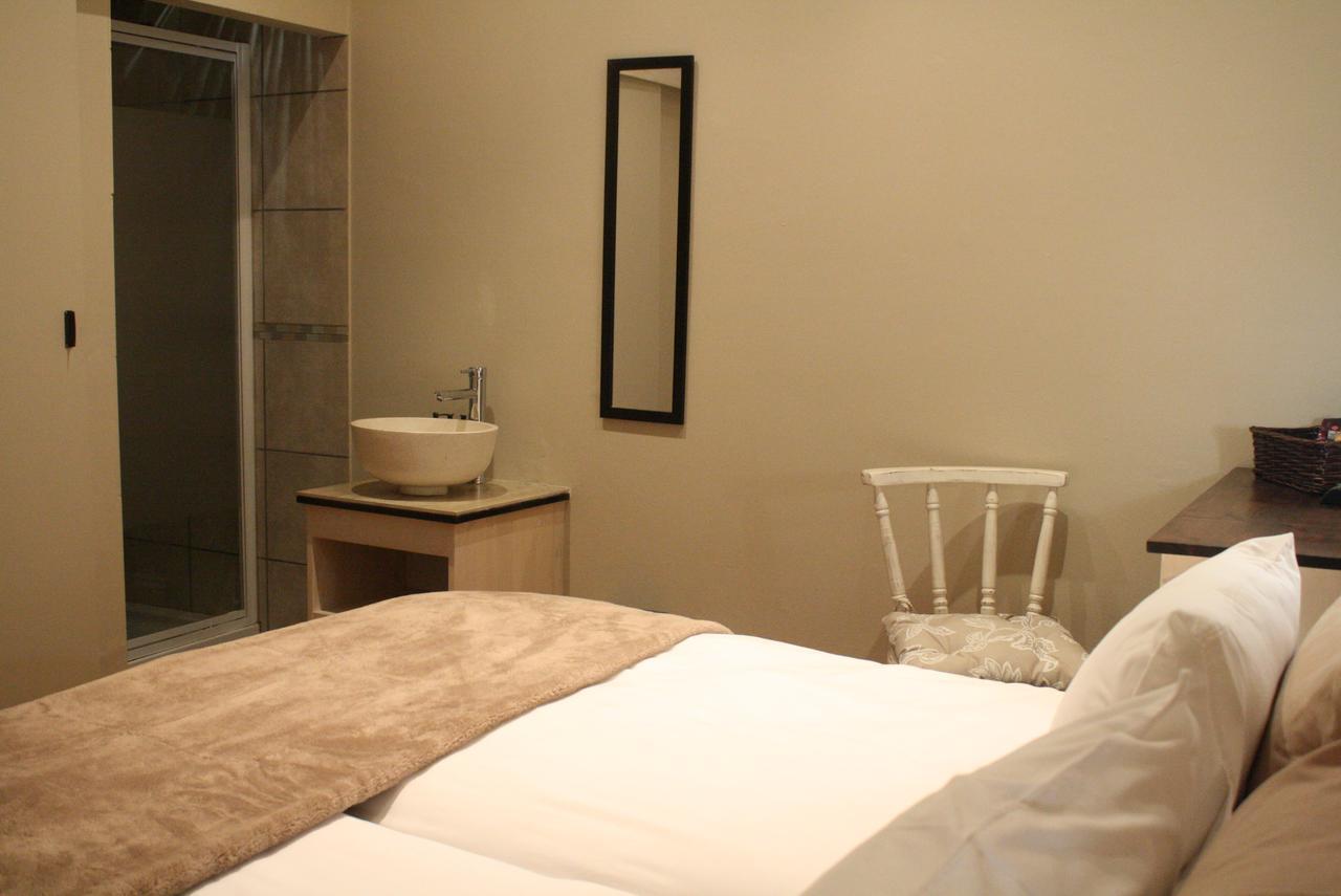Guesthouse On Irvine Порт Елизабет Екстериор снимка